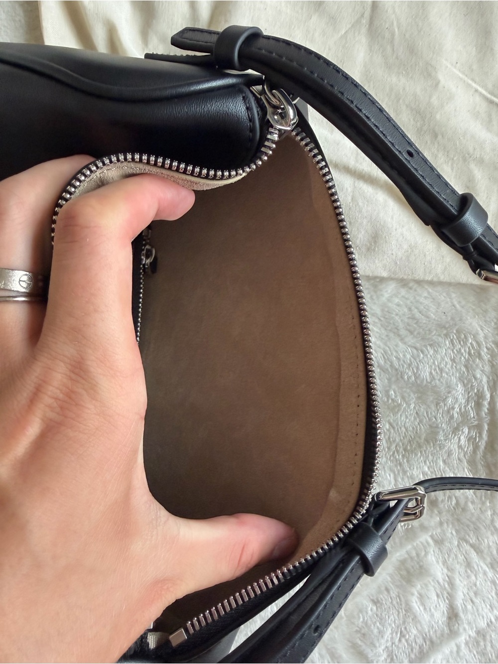 Quince Black Leather Bag - Picture 4 of 6
